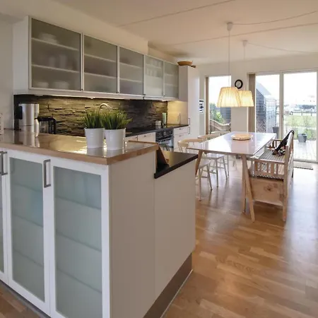 Three-bedroom Holiday In Hébergement de vacances *